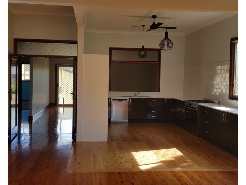 38 Anzac Ave, Cessnock NSW 2325