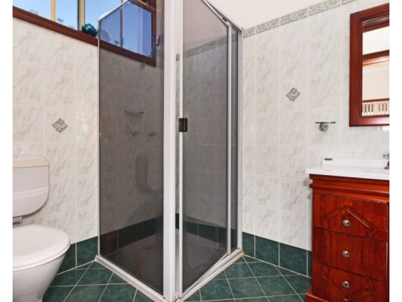 38 Anzac Ave, Cessnock NSW 2325