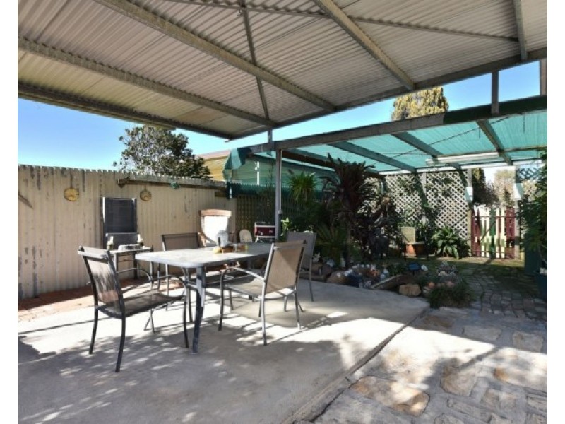 38 Anzac Ave, Cessnock NSW 2325