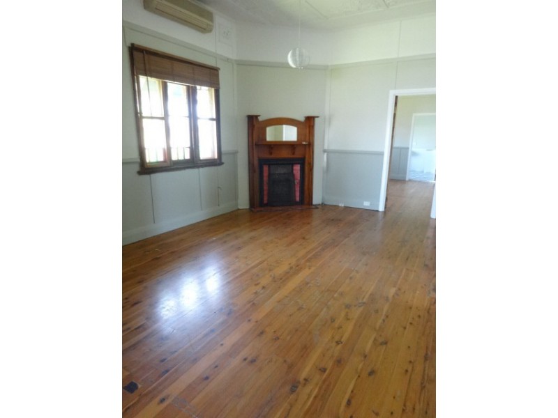 19 Mount View Road, Cessnock NSW 2325