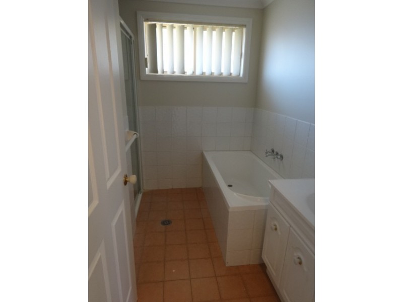 3/4 Nelson Street, Cessnock NSW 2325