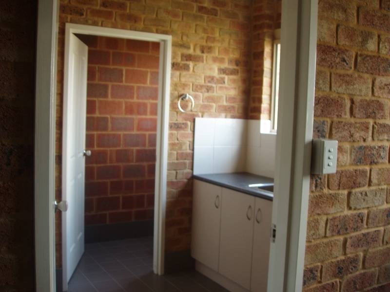 2/7 Ferguson Street, Cessnock NSW 2325