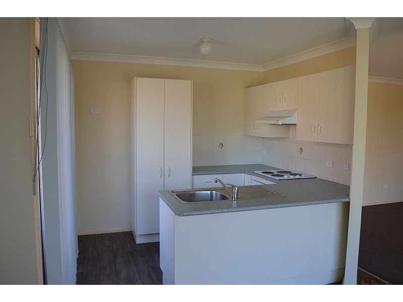 1/4 Sports Avenue, Cessnock NSW 2325