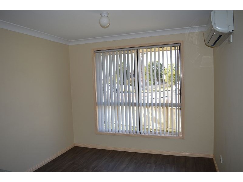 1/4 Sports Avenue, Cessnock NSW 2325