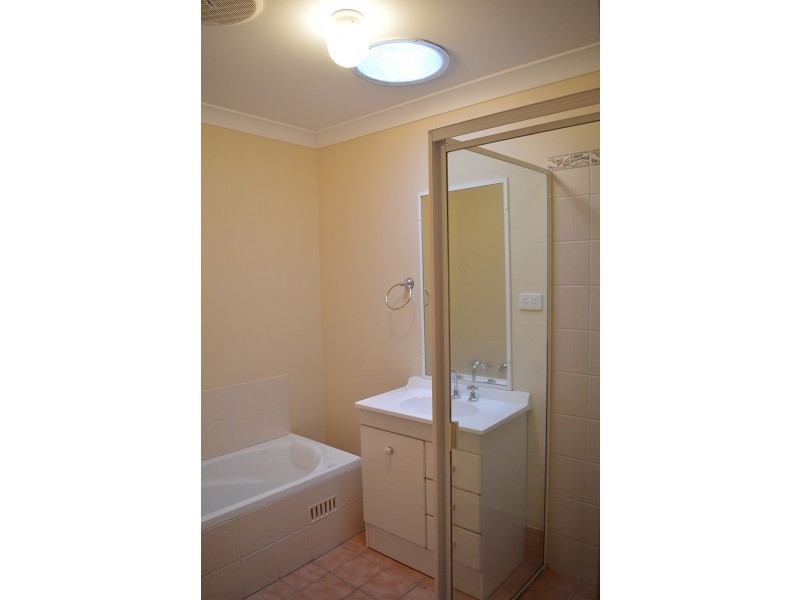 1/4 Sports Avenue, Cessnock NSW 2325