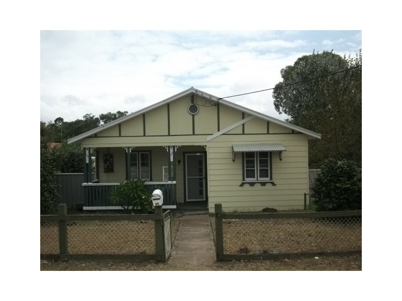 25 Long Street, Cessnock NSW 2325