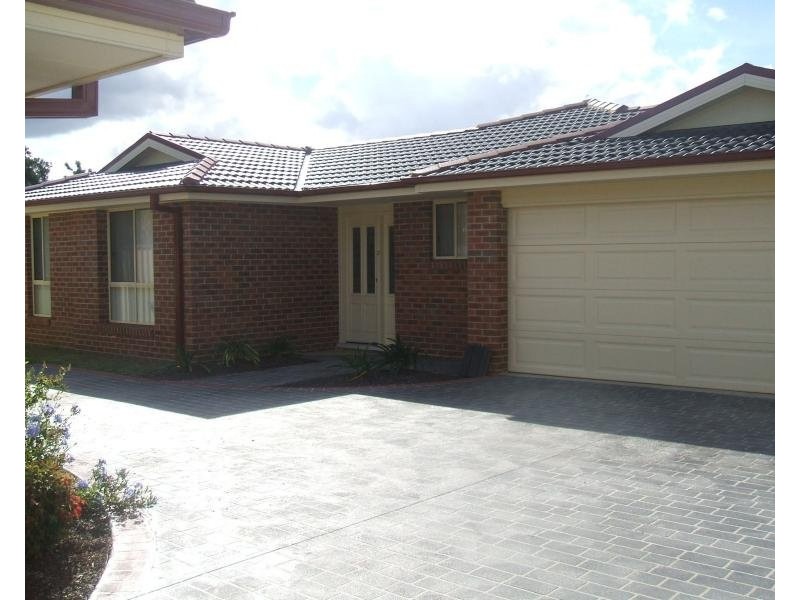 2/100 Mount View Road, Cessnock NSW 2325