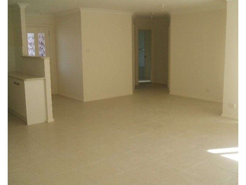 2/100 Mount View Road, Cessnock NSW 2325