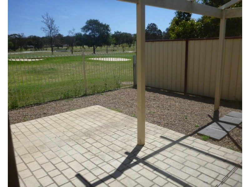 2/100 Mount View Road, Cessnock NSW 2325