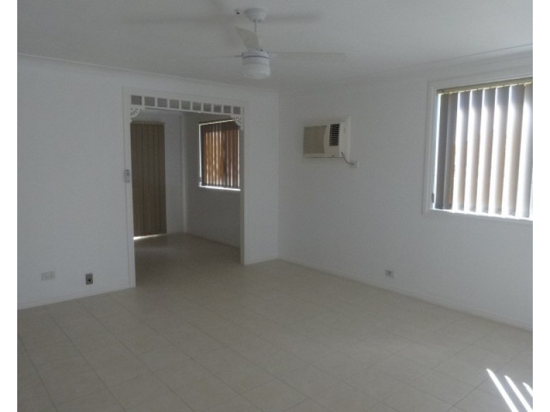 2/8C Sheddon Street, Cessnock NSW 2325