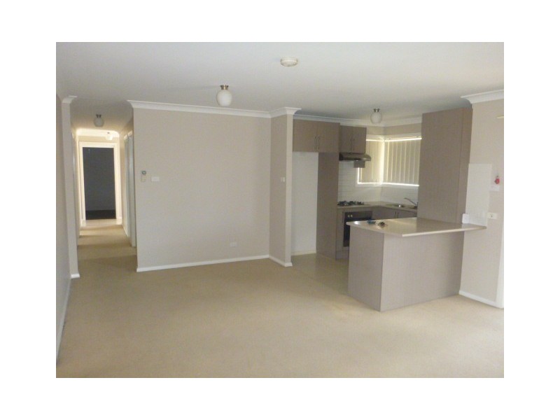 4/28B Garland Road, Cessnock NSW 2325