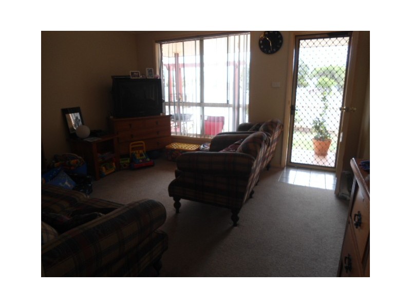 1/4 Sports Ave, Cessnock NSW 2325