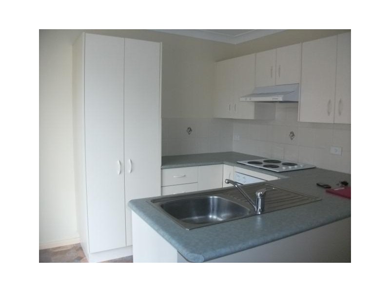 1/4 Sports Ave, Cessnock NSW 2325