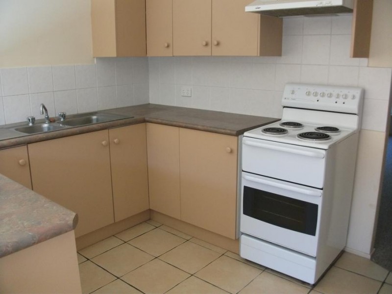 2/5 Ferguson St, Cessnock NSW 2325