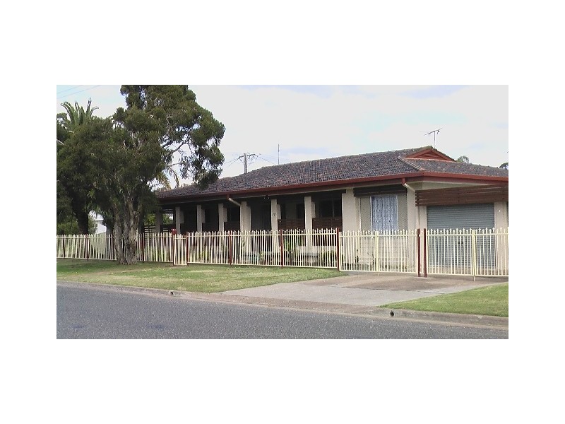 17 Anzac Ave, Cessnock NSW 2325