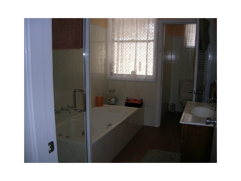 17 Anzac Ave, Cessnock NSW 2325