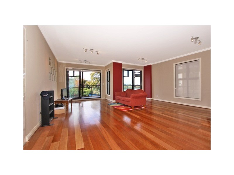 12/141 Bowden Street, Meadowbank NSW 2114