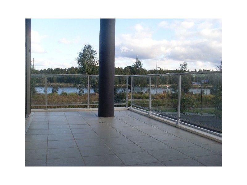 2/2-8 Broadoaks Street, Ermington NSW 2115