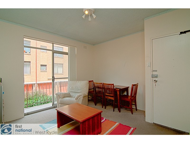 1/10 Bank Street, Meadowbank NSW 2114