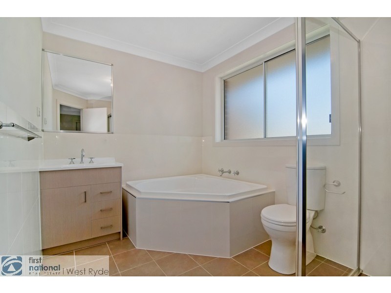 33 Moffatts Drive, Dundas Valley NSW 2117