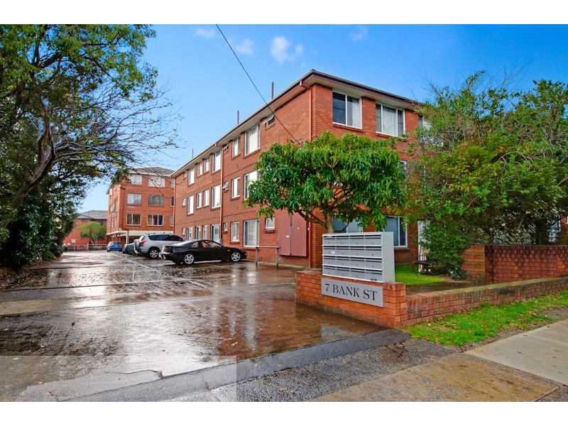 2/7A Bank Street, Meadowbank NSW 2114