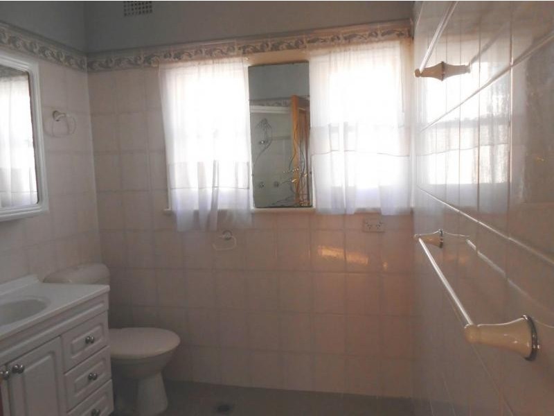 18 Hughes Avenue, Ermington NSW 2115