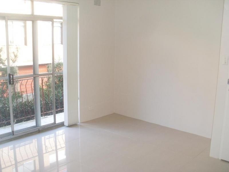 1/10 Bank Street, Meadowbank NSW 2114