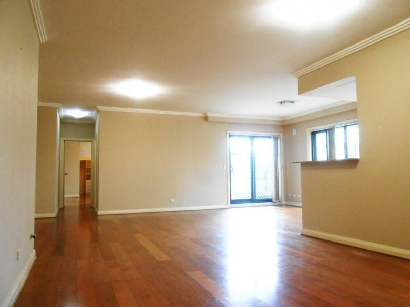 8/143 Bowden Street, Meadowbank NSW 2114