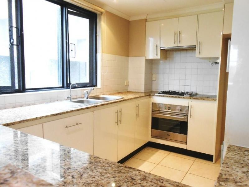 8/143 Bowden Street, Meadowbank NSW 2114