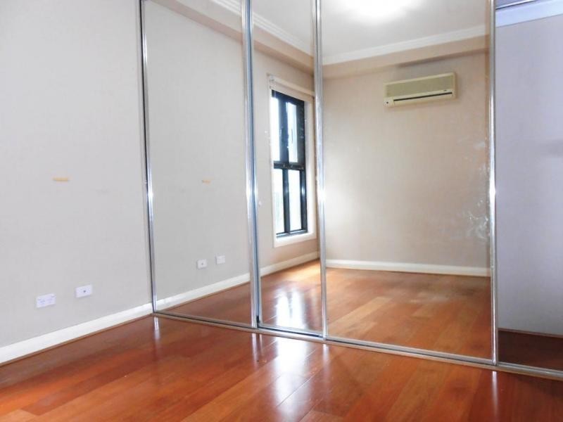 8/143 Bowden Street, Meadowbank NSW 2114