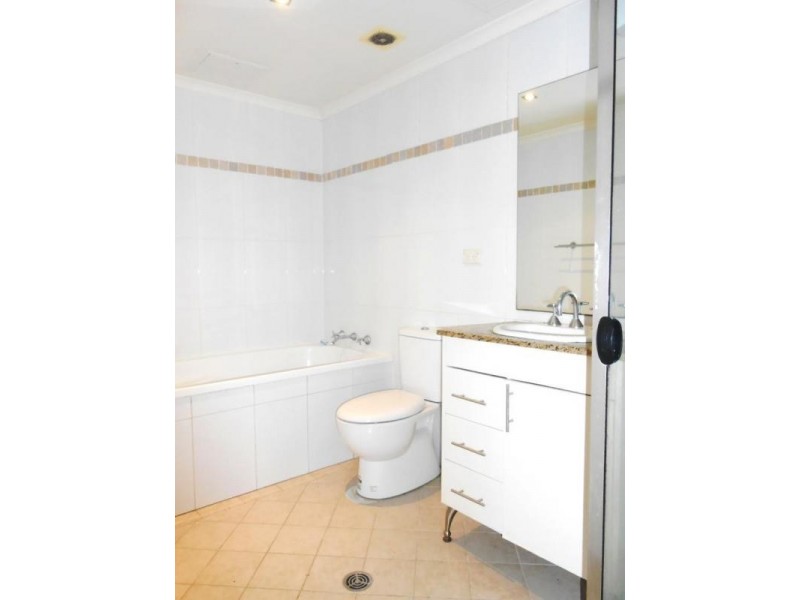 8/143 Bowden Street, Meadowbank NSW 2114