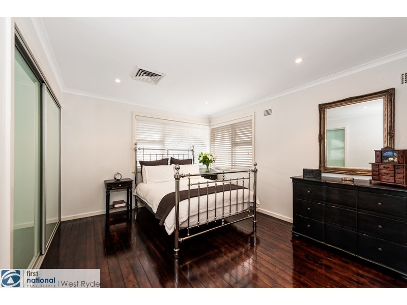 28 Niblick Crescent, Oatlands NSW 2117