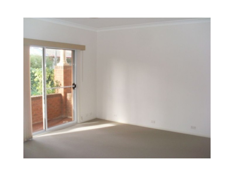 2/8 Reserve Street, West Ryde NSW 2114