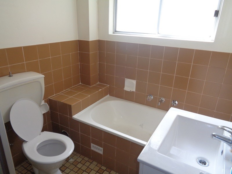 2/12 Ross Street, Gladesville NSW 2111