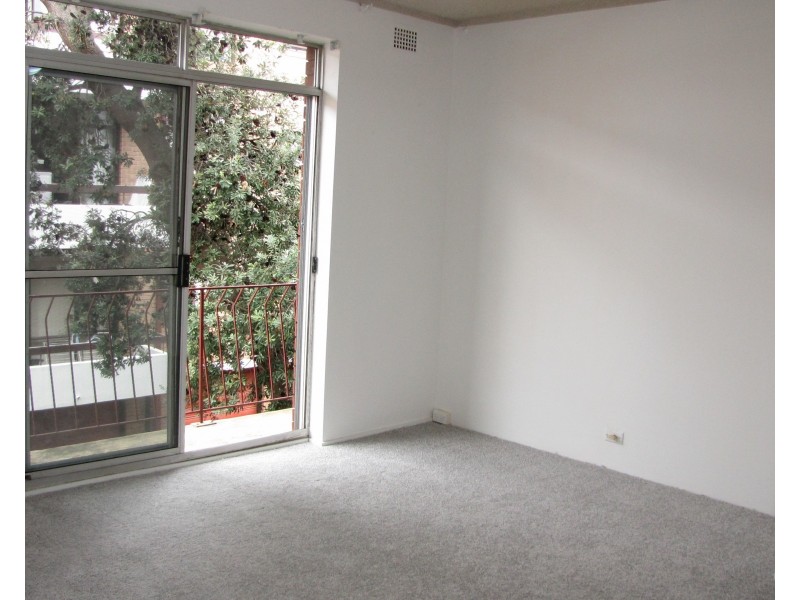 17/10 Bank Street, Meadowbank NSW 2114