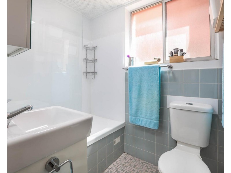 17/10 Bank Street, Meadowbank NSW 2114