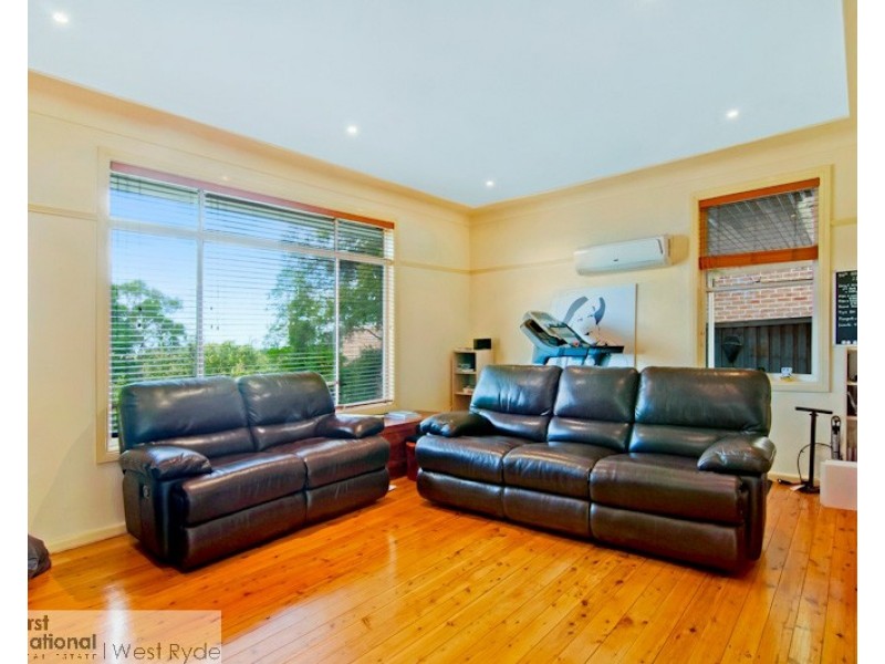 3 Manning Parade, Dundas Valley NSW 2117