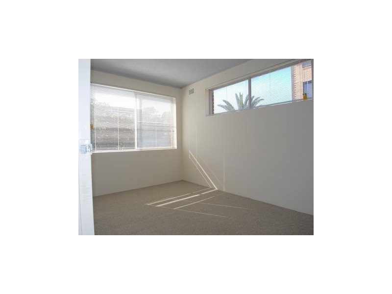 1/10 Bank Street, Meadowbank NSW 2114