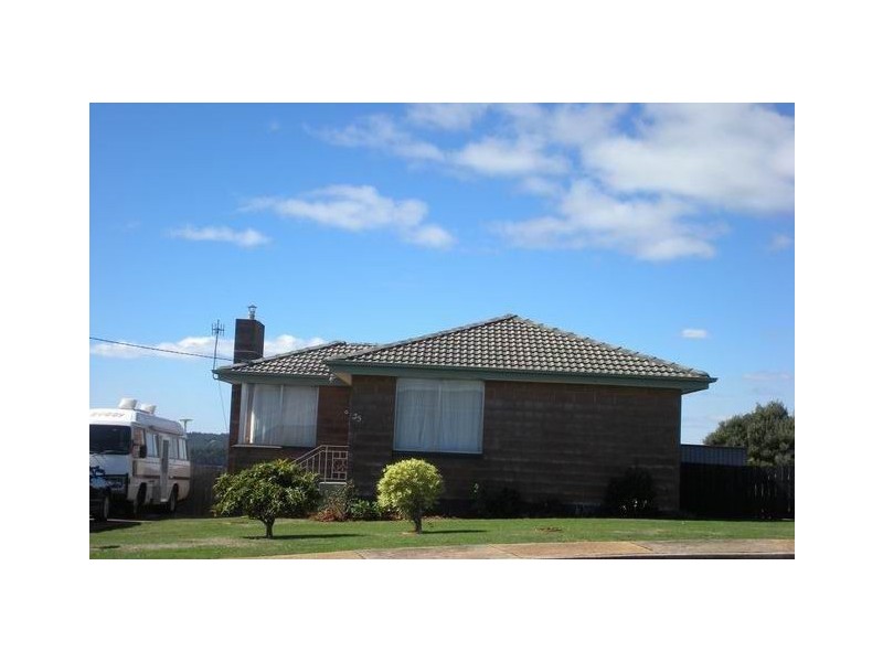 35 Winter Avenue, Burnie TAS 7320