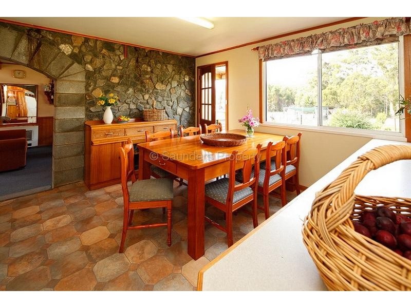 Elizabeth Town TAS 7304