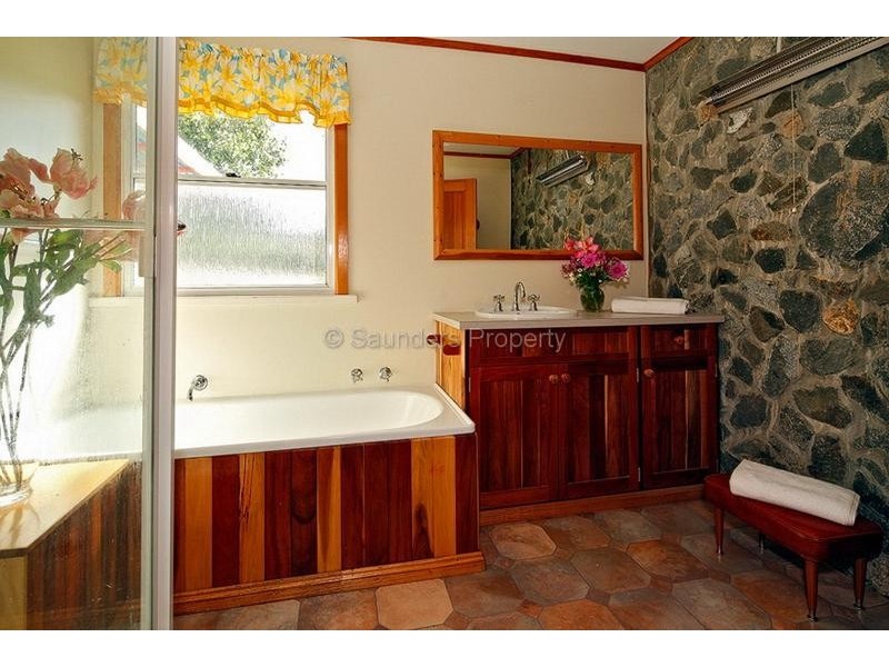 Elizabeth Town TAS 7304