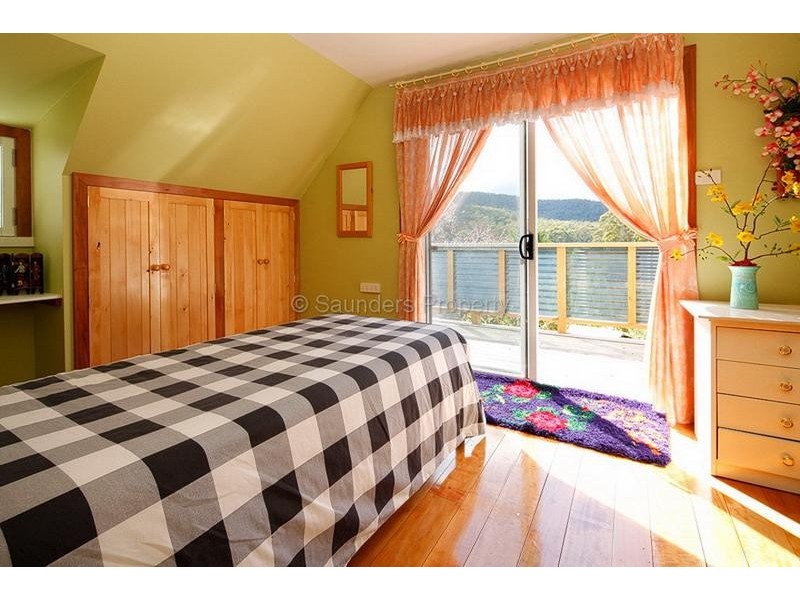 Elizabeth Town TAS 7304