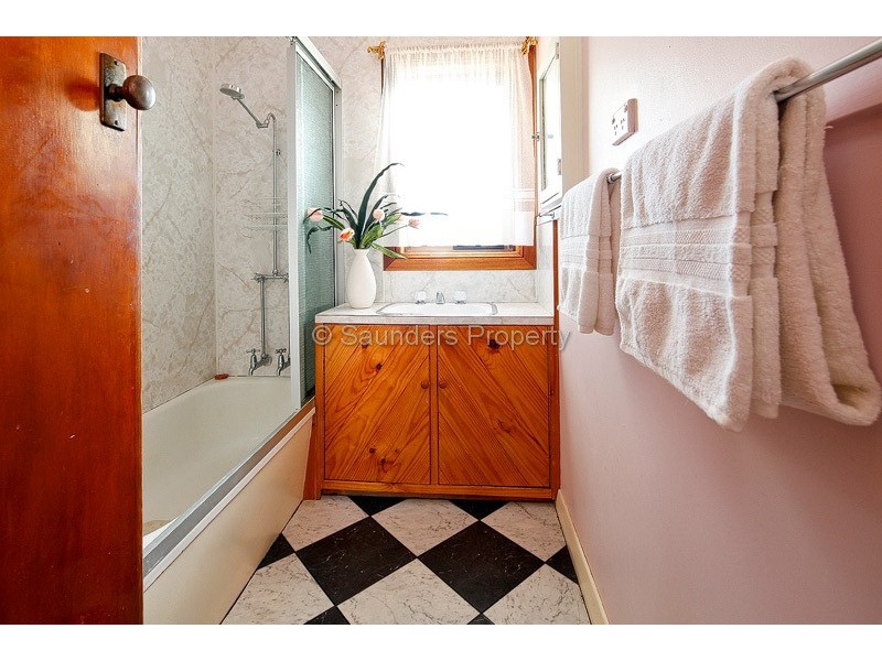 16 Nelson Street, Acton TAS 7320