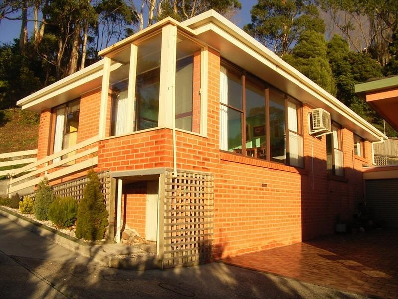 4/11 Princes Street, Burnie TAS 7320