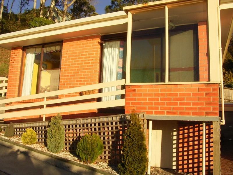 4/11 Princes Street, Burnie TAS 7320