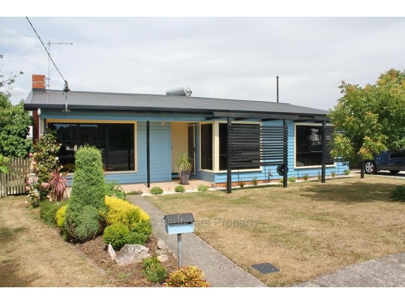 6 Karana Avenue, Devonport TAS 7310