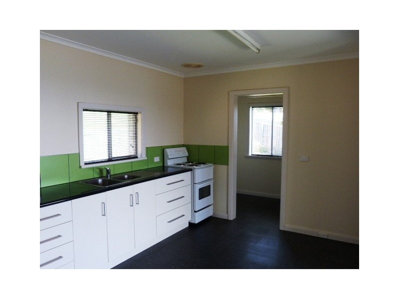16 Seaside Crescent, Penguin TAS 7316
