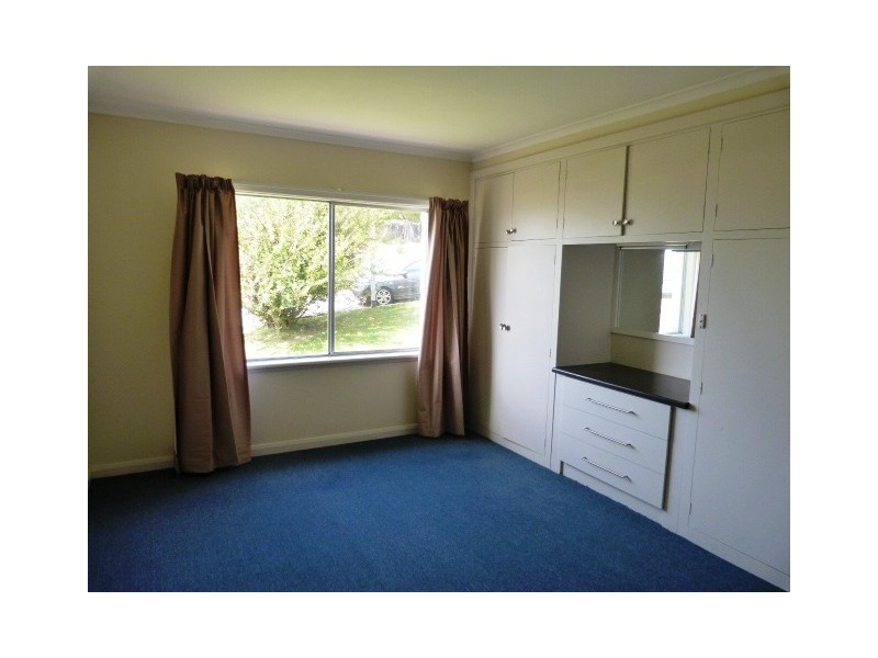 16 Seaside Crescent, Penguin TAS 7316