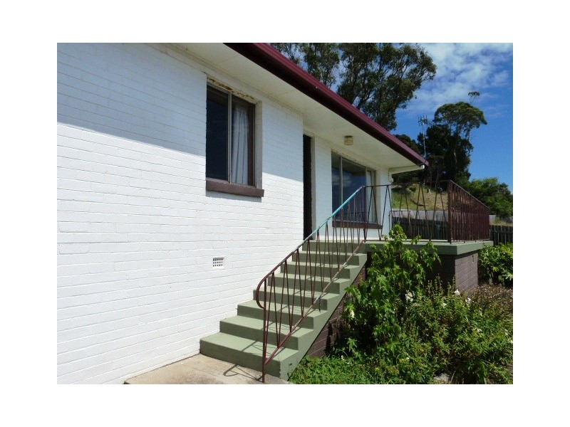 16 Seaside Crescent, Penguin TAS 7316
