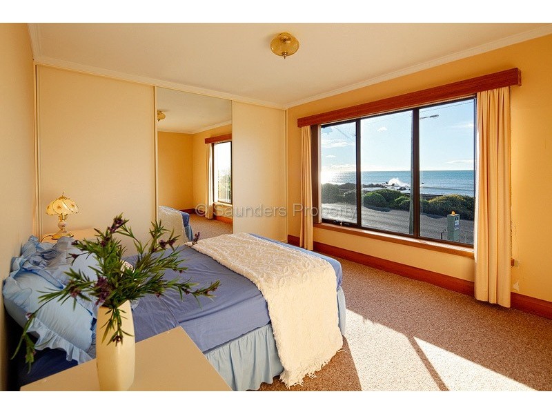 150 Main Road, Penguin TAS 7316